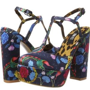 RARE Iron Fist Tiger Inside platform heel EUC size 9